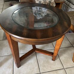 Beautiful Solid Wood Round Accent Table With Beveled Glass Top 