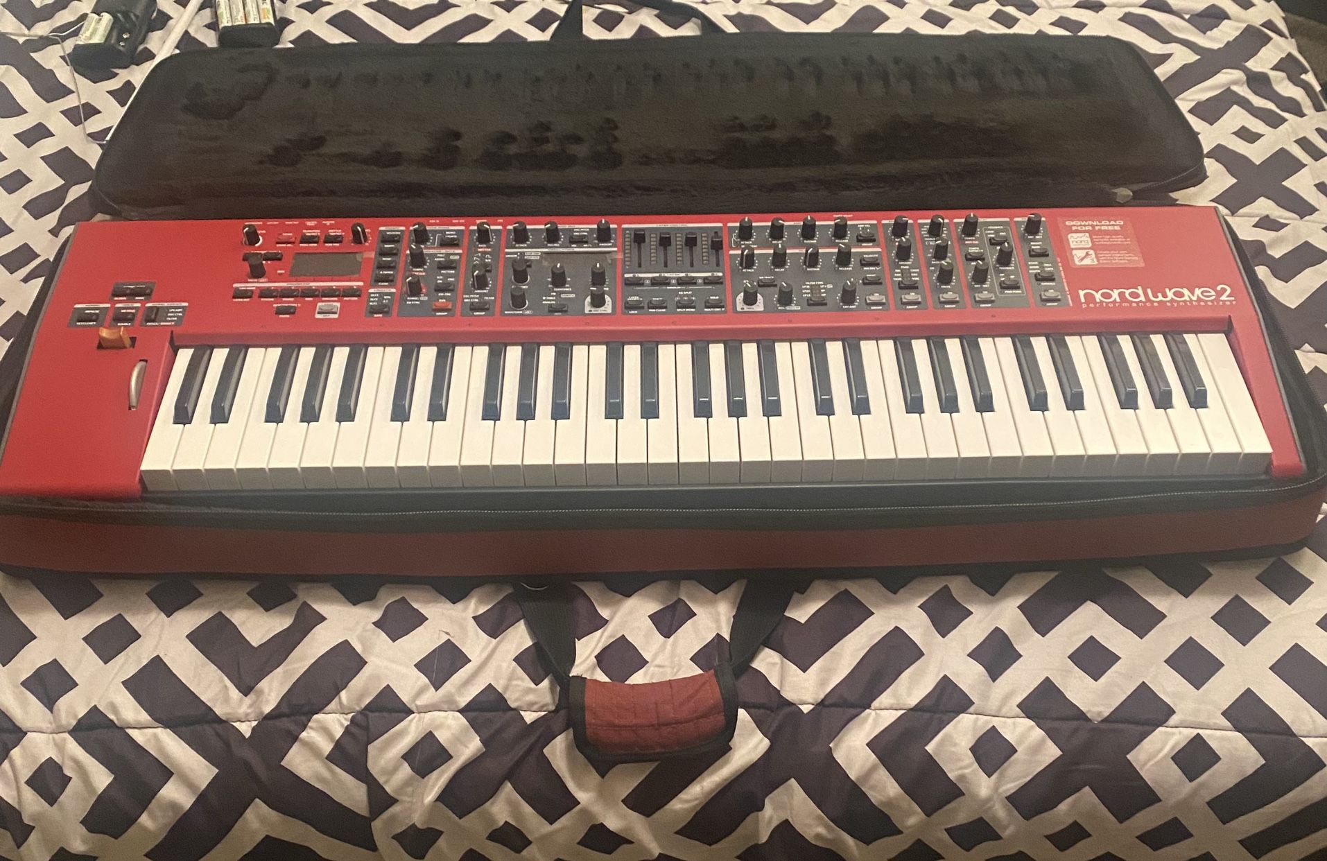Nord Wave2 with Nord Case 61 Key