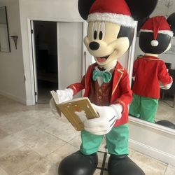 Disney 6.75-ft Lifesize Christmas Mickey Mouse Musical Animatronic