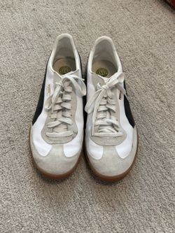 Men’s Puma Super Liga Sneakers Size 11 - Like New