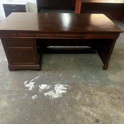 OFFICE/HOME DESK COMPUTER DESK