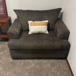 Loveseat 