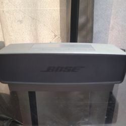 BOSE SoundLink Bluetooth Speaker 