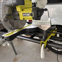 Like New-15 Amp 10 in. Corded Sliding Compound Miter Saw and Universal Miter Saw QUICKSTAND