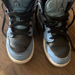 Jordan 1 Mid University Blue and Black