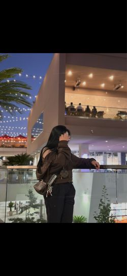 selling my Louis Vuitton Multi Pochette Accessoires Monogram Clutch Crossbody