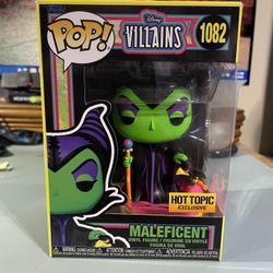 Funko Pop Disney Villains Sleeping Beauty Maleficent #1082 Hot Topic Exclusive Black Light Edition