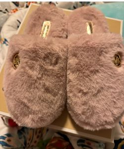 Michael Kors Size  8 🩷🩷🩷