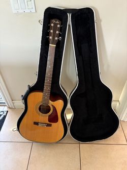Fender Acoustic Guitar with Hard Case - Mint