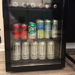 Quincy • Beverage Refrigerators 17.5"W x 24.5"H x 19"D