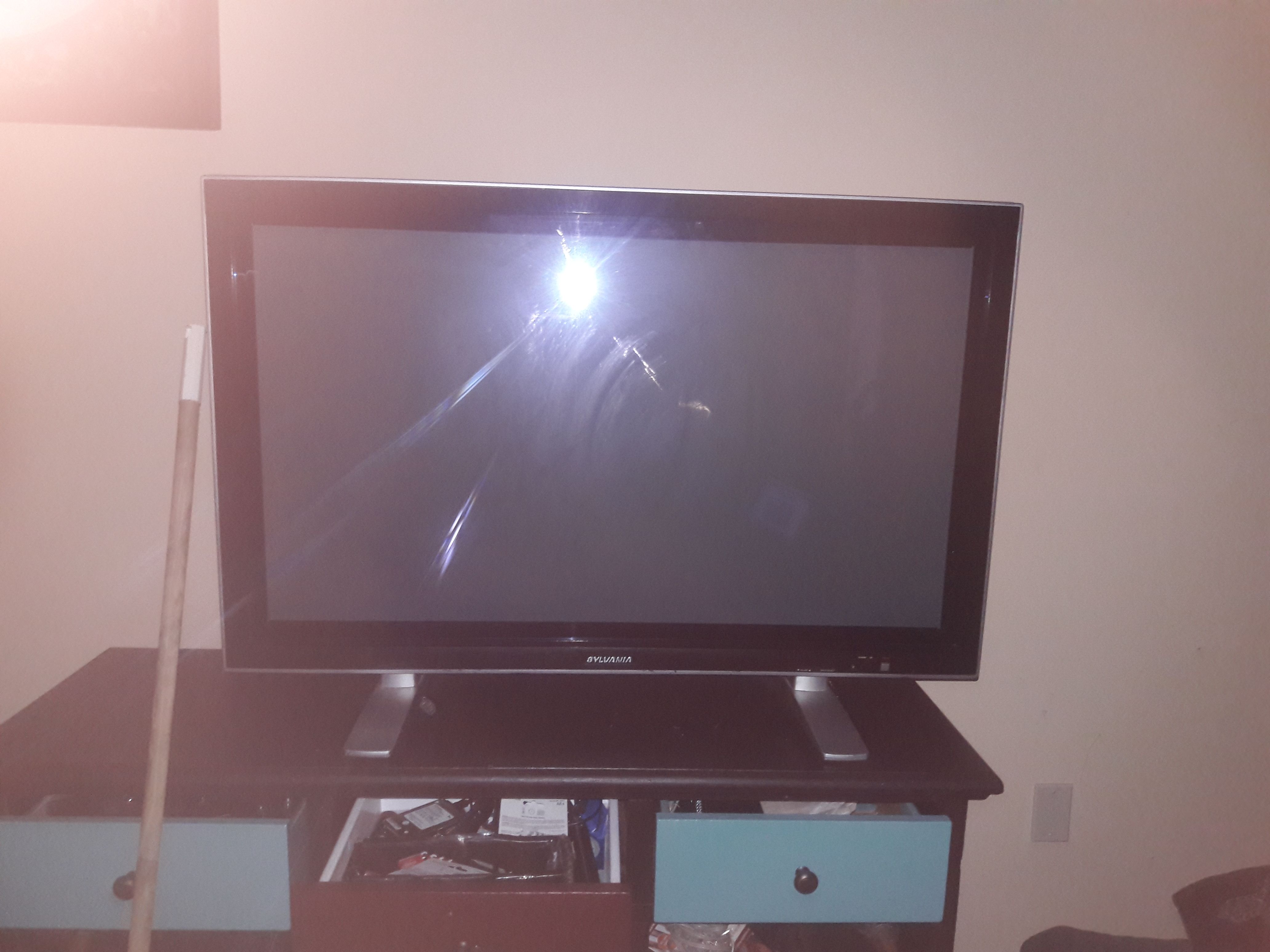 50 inch Sylvania tv. No HDMI. Older model