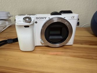 Sony A6000 Mirrorless Camera
