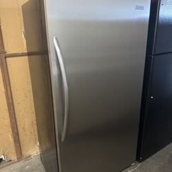 Upright Refrigerator 