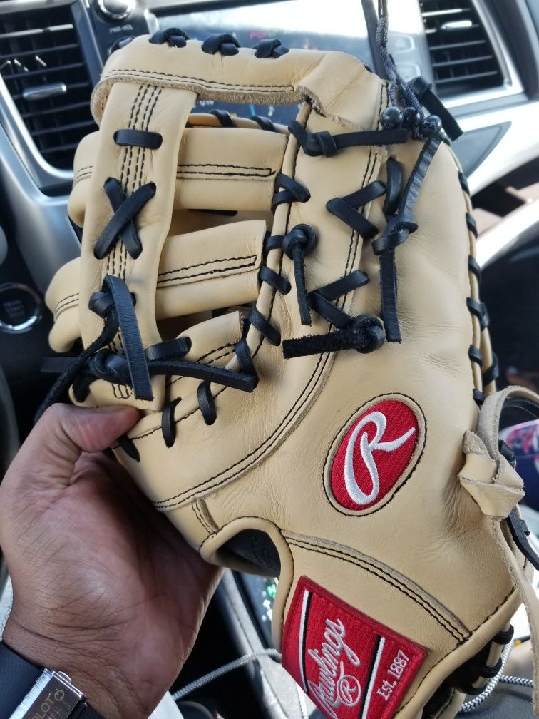 RAWLINGS 1st Base Glove GG Elite GGEFB13CB for Sale in Pearland, TX -  OfferUp