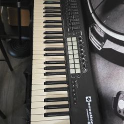 Novation Luanchpad 49
