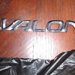Avalon Rear Badge