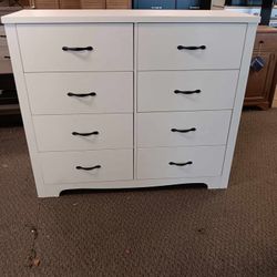 White 8-Drawer Dresser - Modern Bedroom Chest with Wide Drawers, Wood Storage Organizer for Bedroom or Living Room