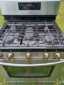Stainless Gas Stove Like New 5 Months Warranty