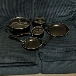 Farberware 8 Piece Pot And Pans Set