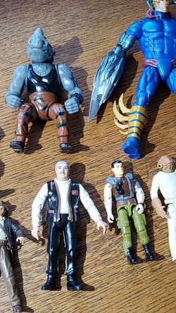 Action figure bundle