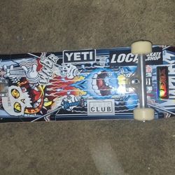 Custom Skate Board   (Lightly Used)  (ONLY MEET UP!) 