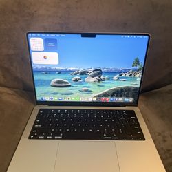 MacBook Pro 14 M3 / 1TB SSD / 96% Battery — Like New