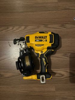 DeWalt 20V XR Brushless Roofing Nailer