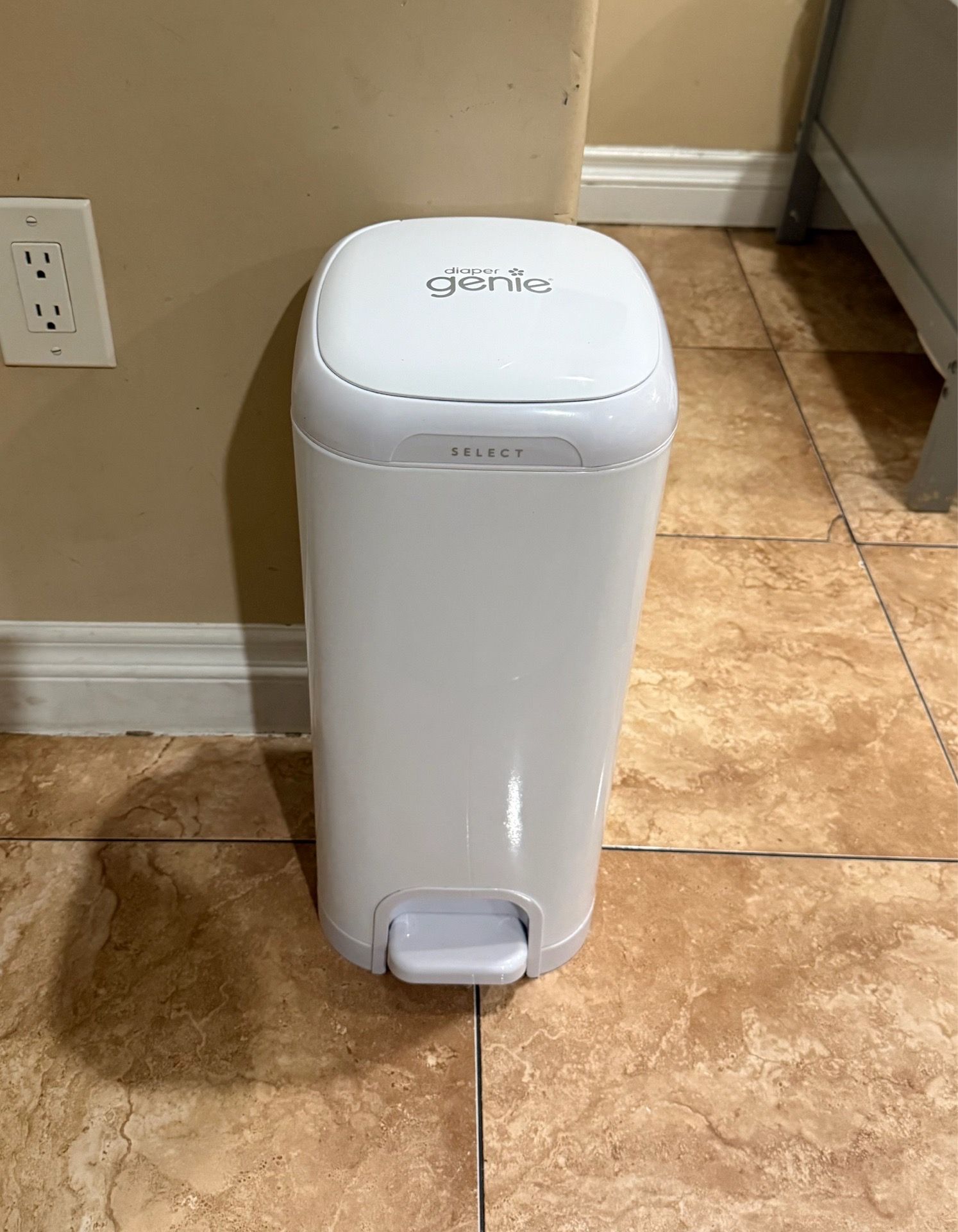 Diaper genie select pail