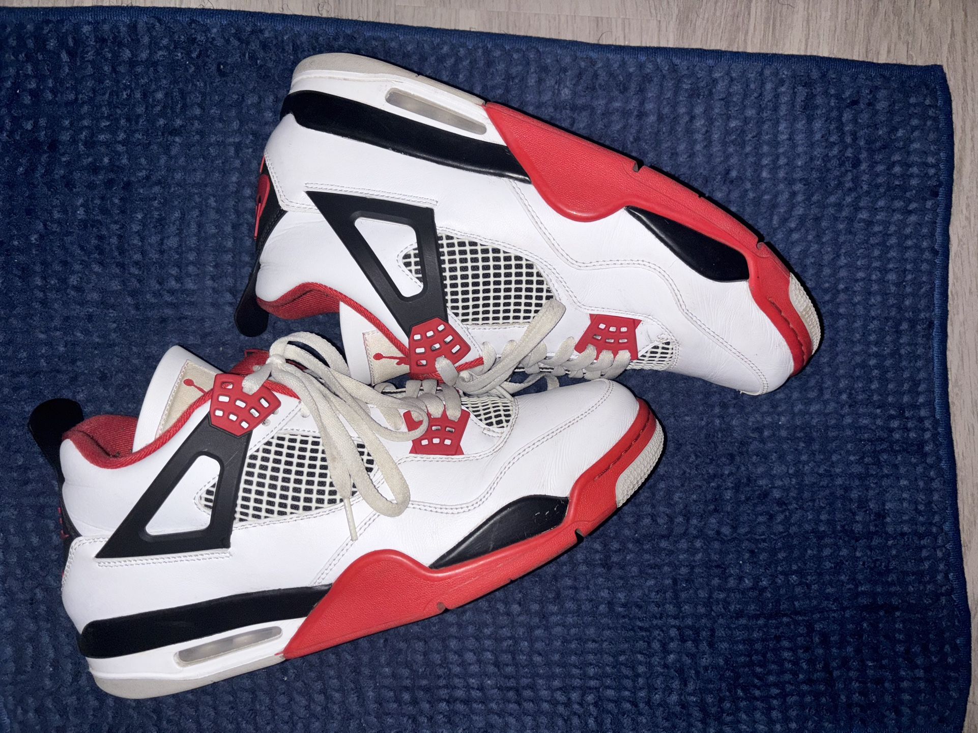 Jordan 4 Fire Red