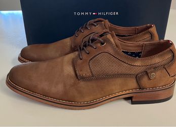 Tommy Hilfiger brown shoes size 7.5