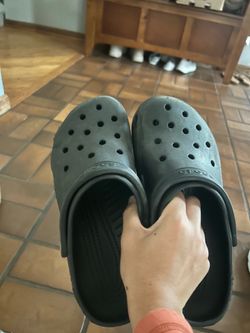 Black crocs