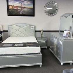 4PC Silver Queen Bedroom Set 