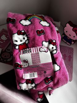 Hello Kitty Throw