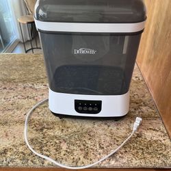 Dr brown’s Bottle Sterilizer And Dryer. 