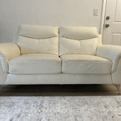 Modern White Loveseat - Sleek & Comfortable