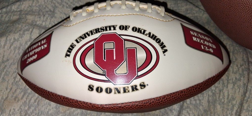 University Of Oklahoma 2000 signed NATIONAL CHAMPIONSHIP BALL, by Josh HUEPEL 