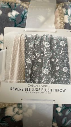 Casual living  plush throw
