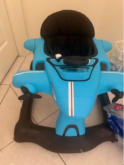 Baby airplane walker