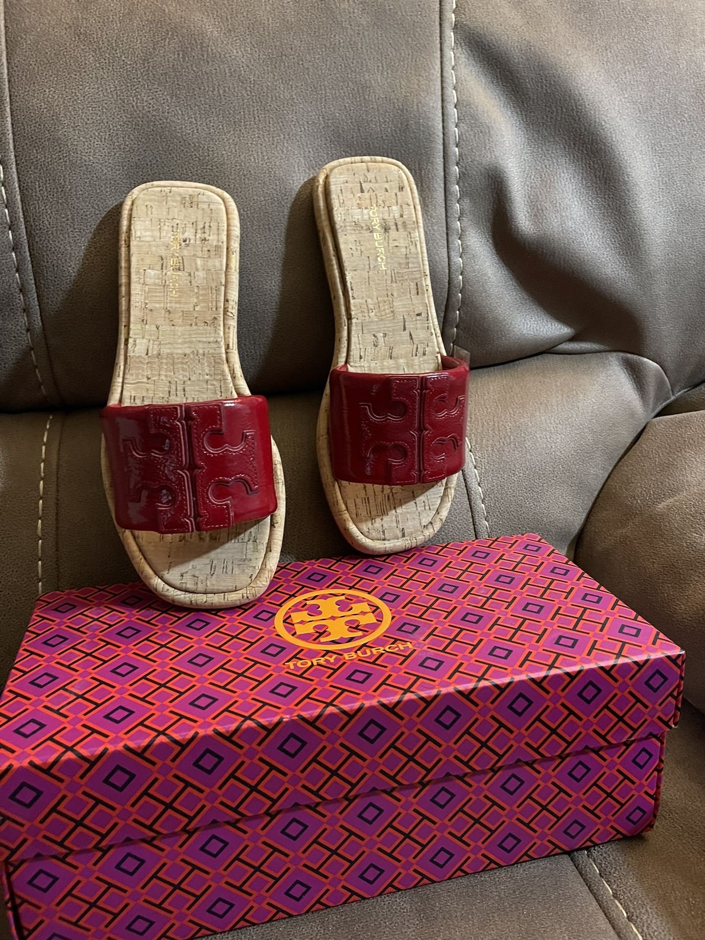 Leather Slides Tory Burch Size 6.