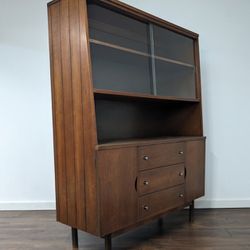 Make offer - Vintage mid-century modern hutch buffet china cabinet Distinctive Furniture by Stanely