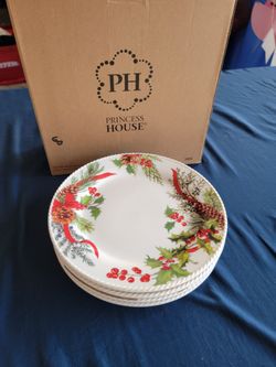 Brand New Princess House Set #4 Platos Chicos Navidenos 