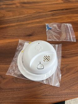 First Alert BRAND NEW 10 Year Battery Fire Smoke Alarm