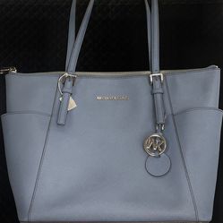 Micheal Kors Charolette  Large Top Zip Tote + Matching Wallet – Light Blue