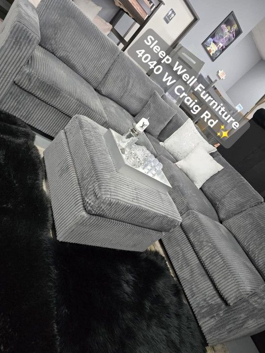 ✨️ Sectionals, Sofas ✨️ Furniture Queen Bedrooms, Dining Avail