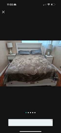 Queen Bedroom
