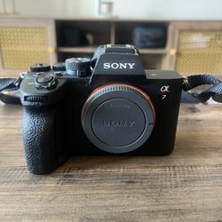 Sony a7 IV – Excellent Condition