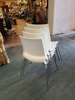 4 Ricciolina Maxdesign dining stack chairs Knoll Marco Maran for