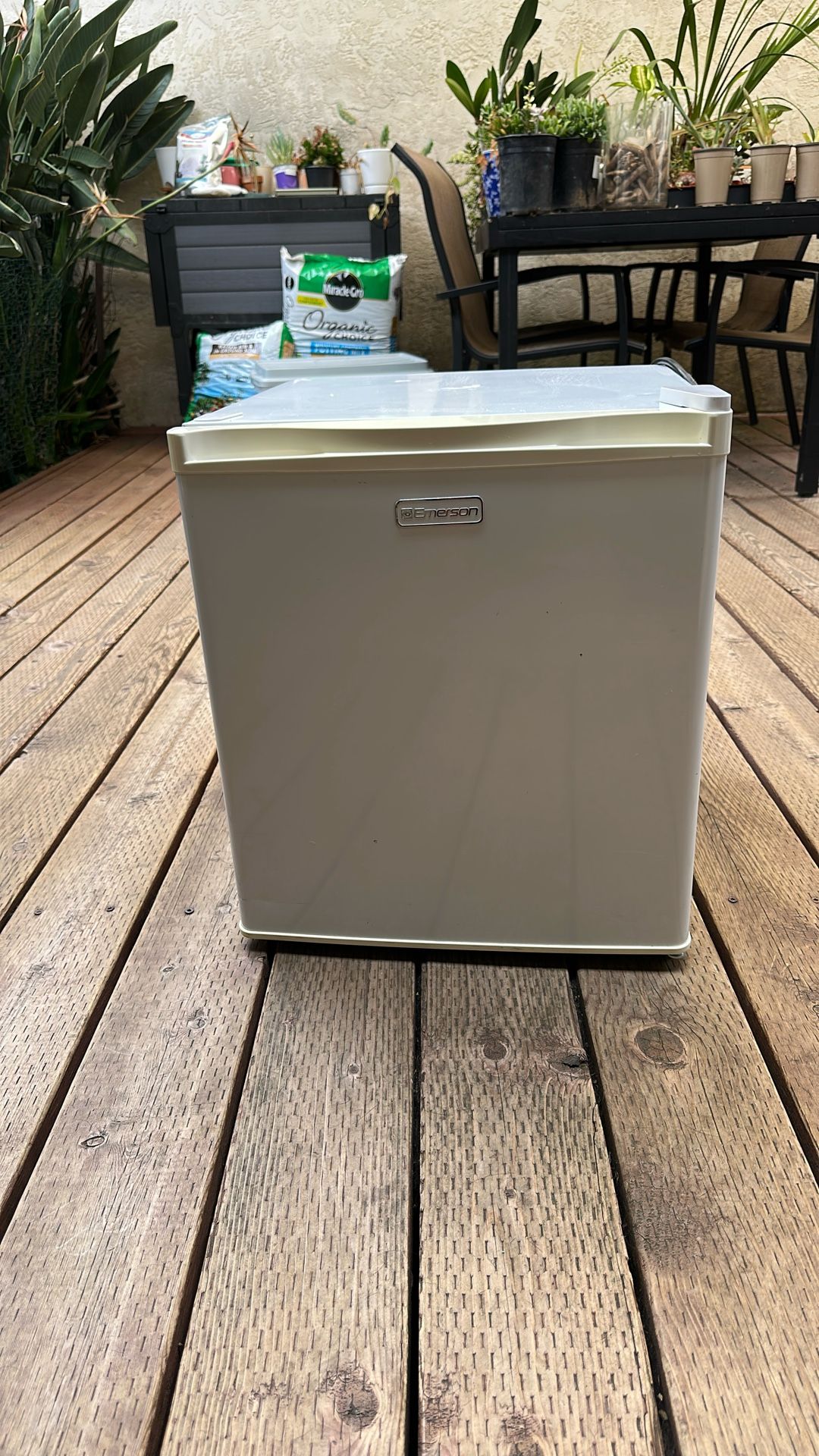 1.6 Cubic Feet Mini Fridge