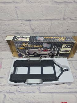 Motormax 1:18 Scale Diecast Model Trailer Car Carrier