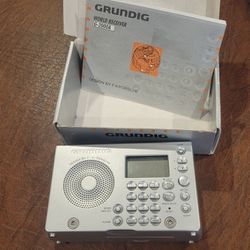 Grundig World Receiver G-2000A FM Stereo Short Wave Radio. Pre-owned, in 
good working and cosmetic shape